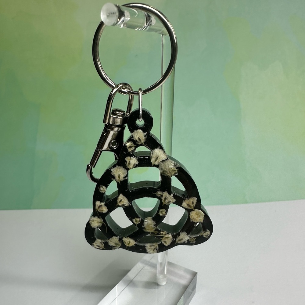 Handmade Real Baby’s Breathe Flowers, Celtic Knot Keychain, Keyring
